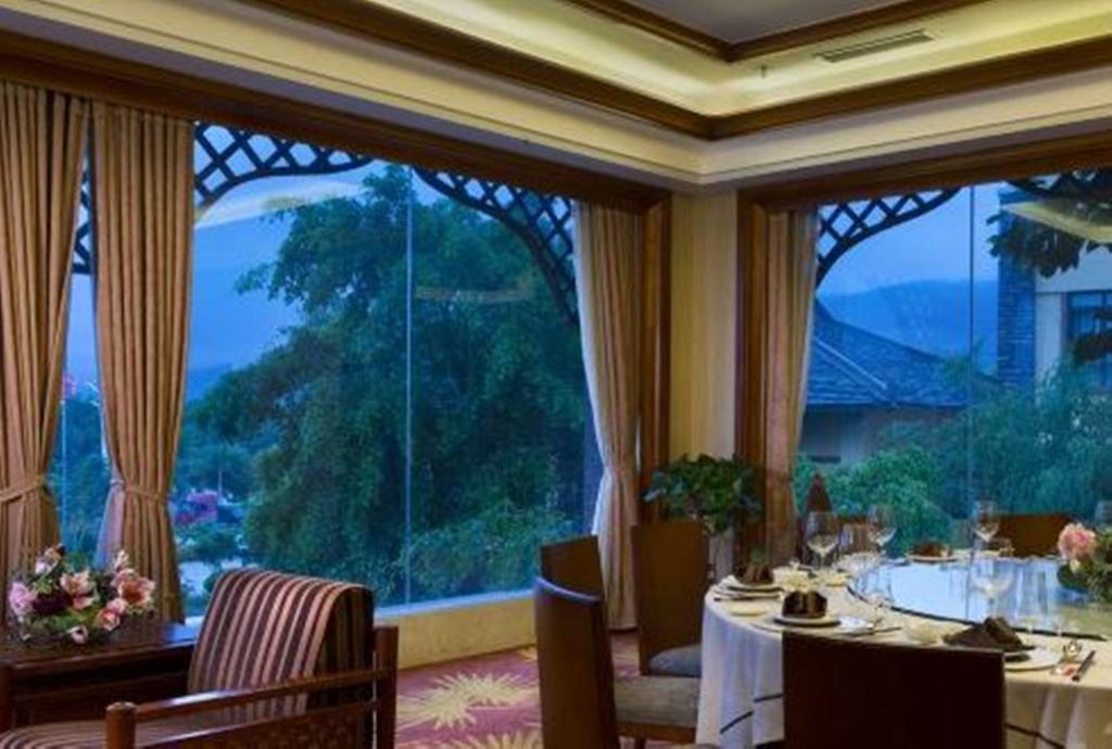 Ramada Plaza Xishuangbanna Hotel ภายนอก รูปภาพ