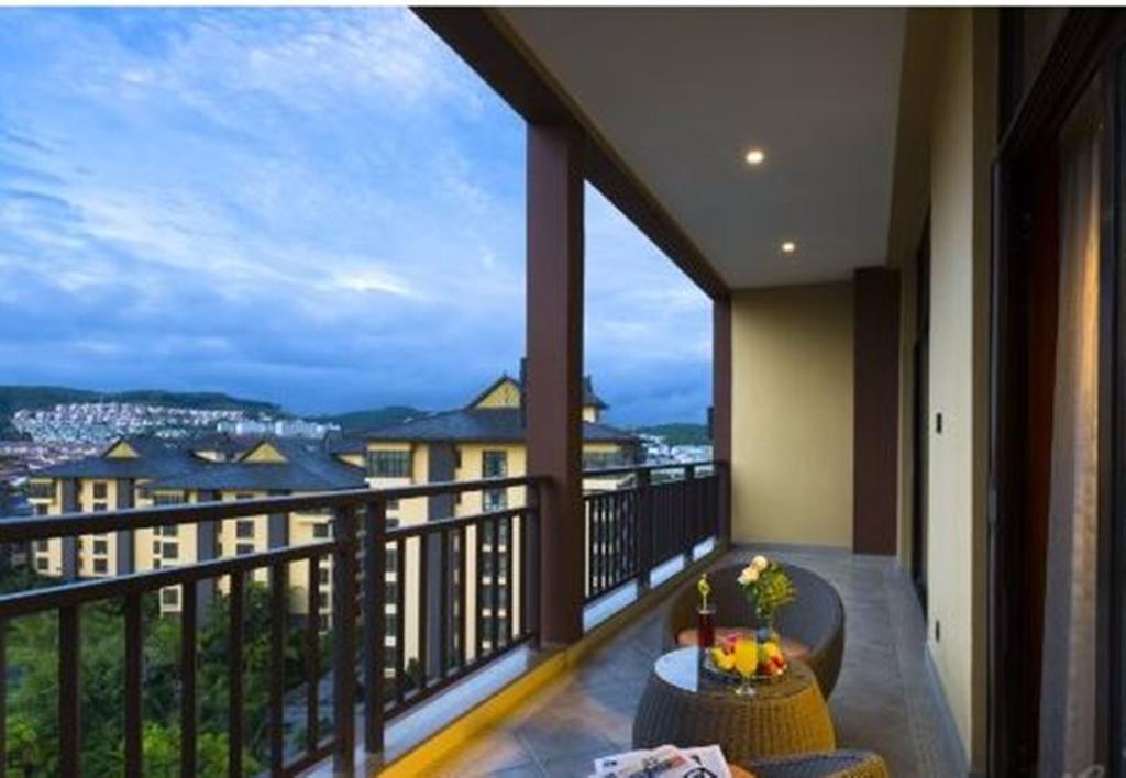 Ramada Plaza Xishuangbanna Hotel ภายนอก รูปภาพ
