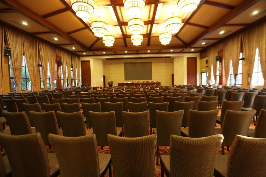 Ramada Plaza Xishuangbanna Hotel ภายนอก รูปภาพ